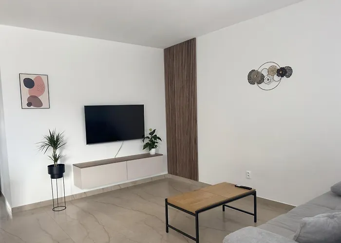 Lägenhet Sered Sered'